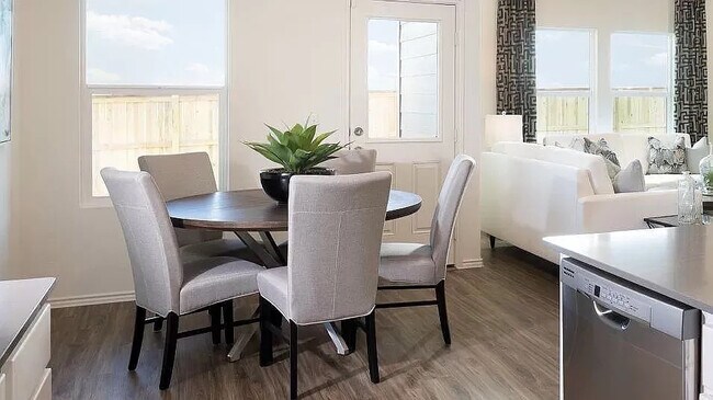 Foto del edificio - Room in House on Bluewood Bend
