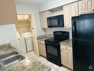 Building Photo - 8020 Braesmain Dr