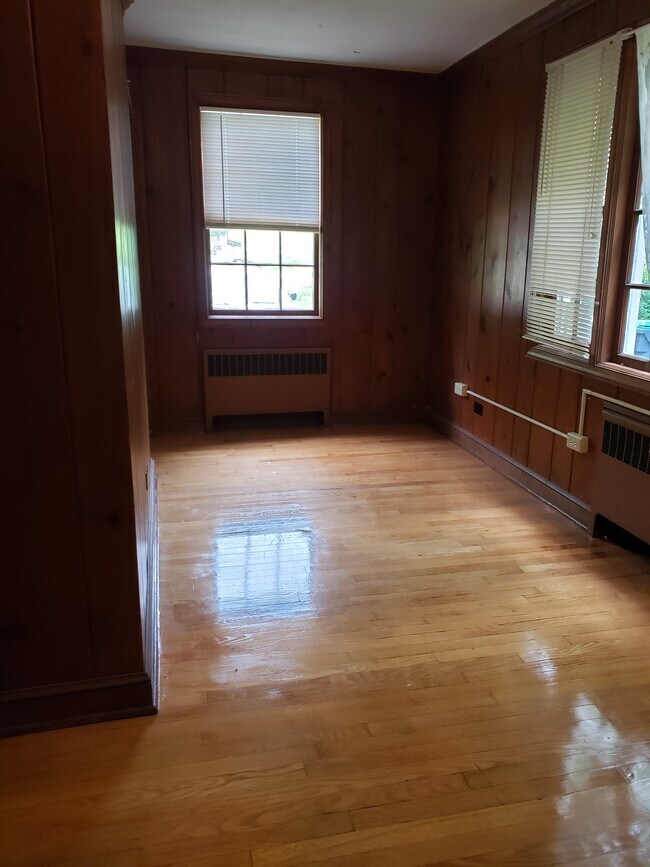 Foto del edificio - 114 Howard Dr