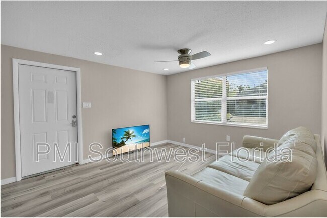 Foto del edificio - 1673 Cherry Ln