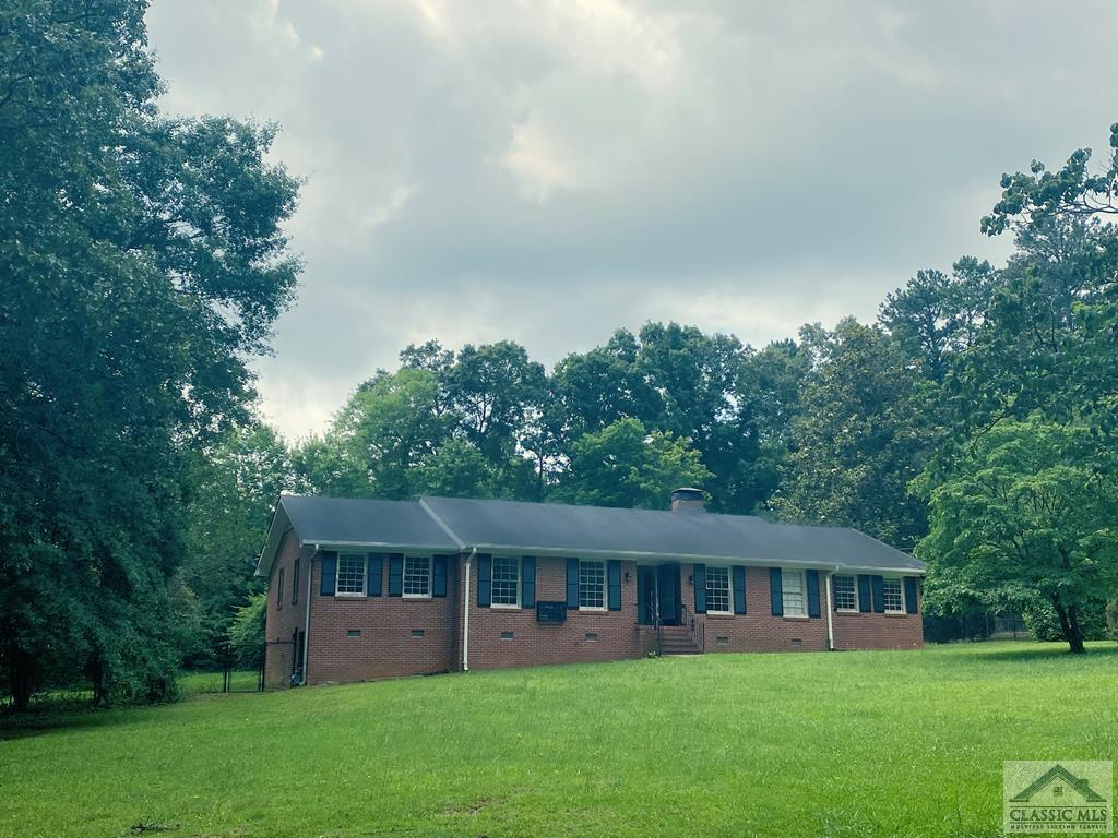 Primary Photo - 255 Pinewood Cir