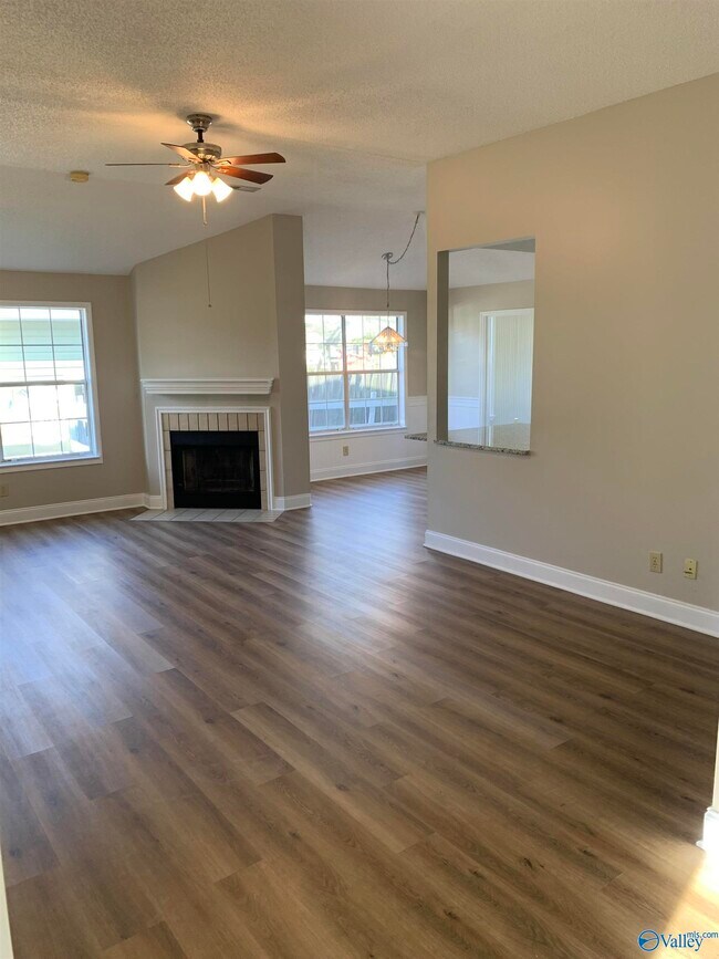 Foto del edificio - 133 NW Sweet Hollow Way