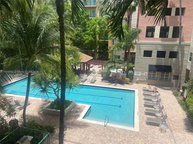 Foto del edificio - 6001 SW 70th St