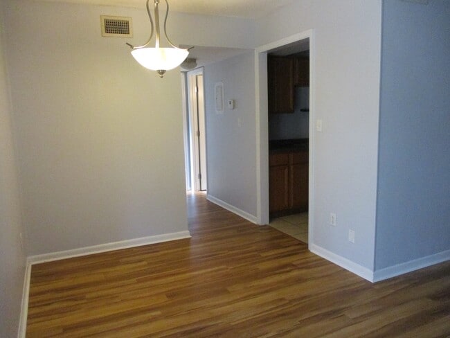 Building Photo - Hawthorne Reserves -  1bdrm/1bath