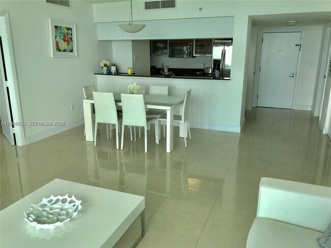 Foto del edificio - 1800 N Bayshore Dr