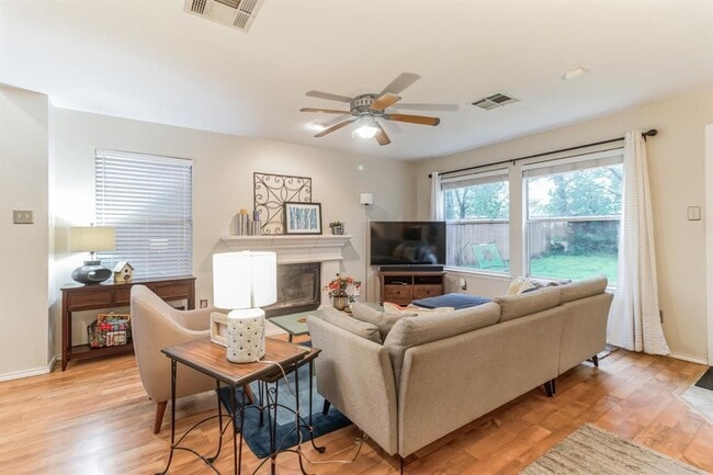 Building Photo - 2912 Feathercrest Dr