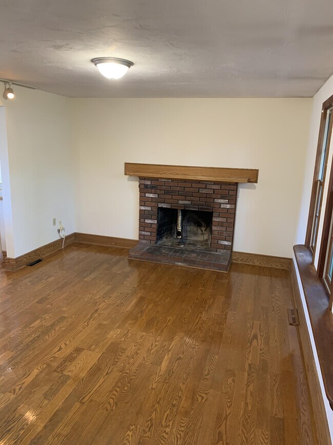 1359 Pulaski Blvd, Bellingham, MA 02019 Townhome Rentals in