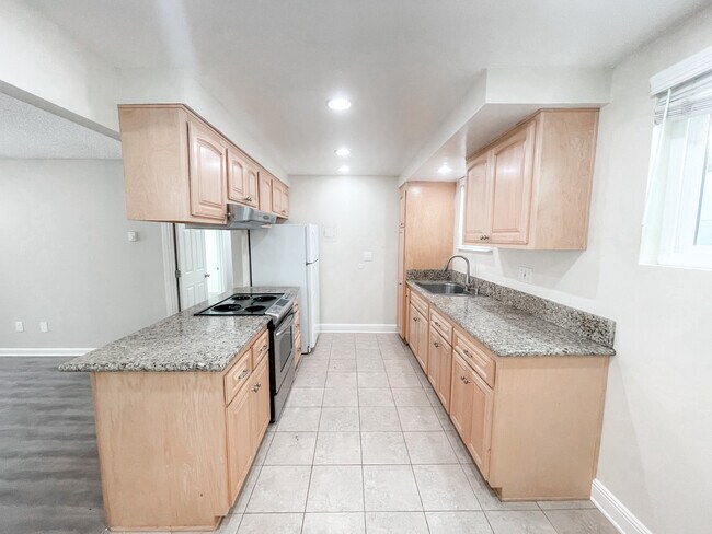 Foto del edificio - 704 N Paulina Ave