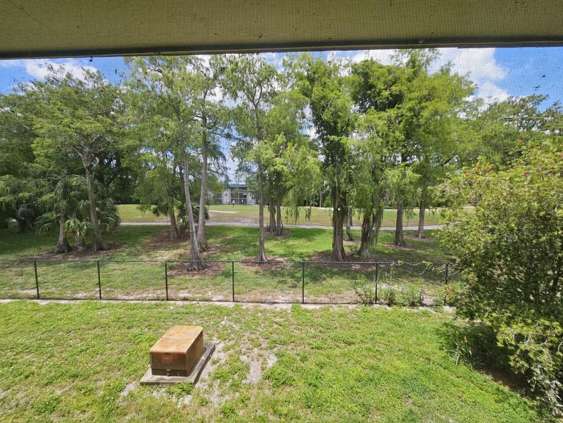 Primary Photo - 8001 Fairview Dr