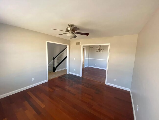 Foto del edificio - 1501 Bluegrass Ln