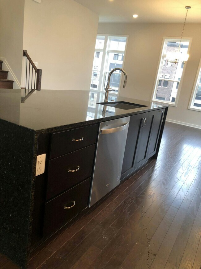 Foto del edificio - 22188 Webster Pk Ter