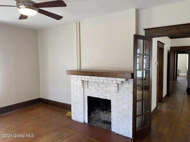 Building Photo - 663 Hudson Ave