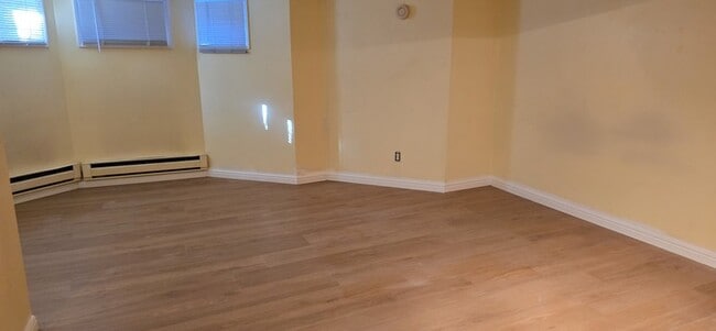 Building Photo - 1057 S 900 E