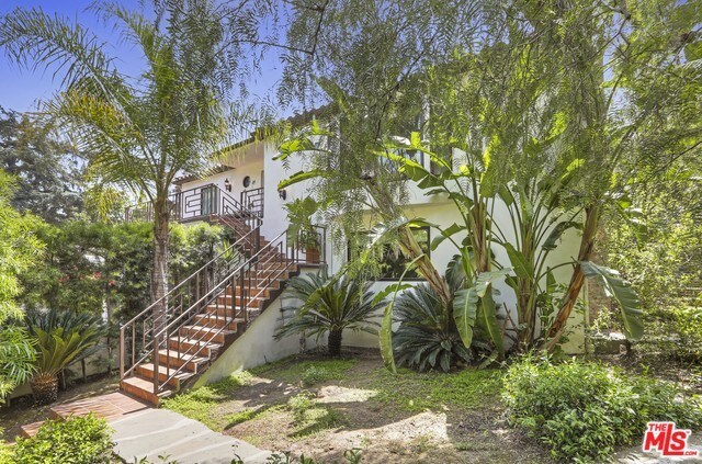 Building Photo - 2145 Hollyridge Loop