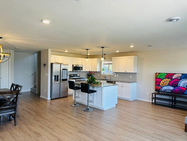 Foto del edificio - 634 Shardlow Ln NE