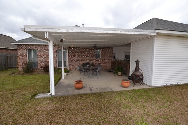 Building Photo - Zachary School District!  Vintage 3 bedroo...