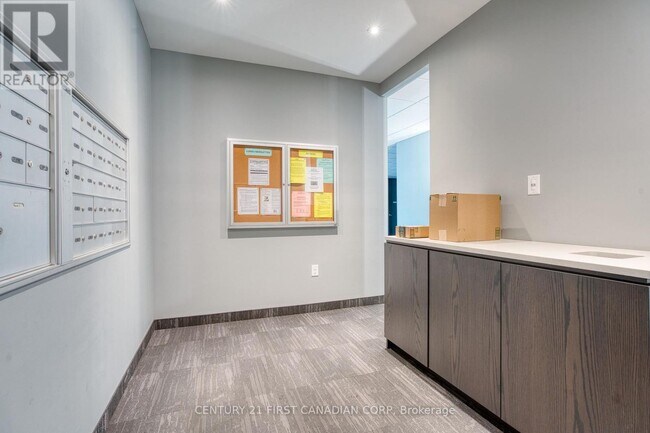 Photo du bâtiment - 1705 Fiddlehead Pl