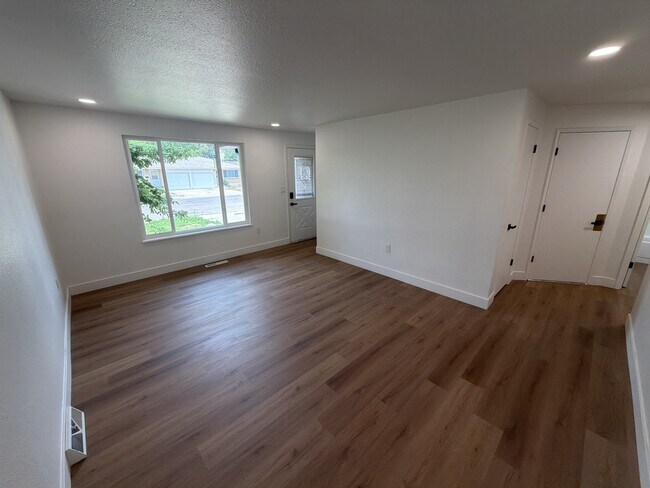 Foto del edificio - 250 N 11th Ct