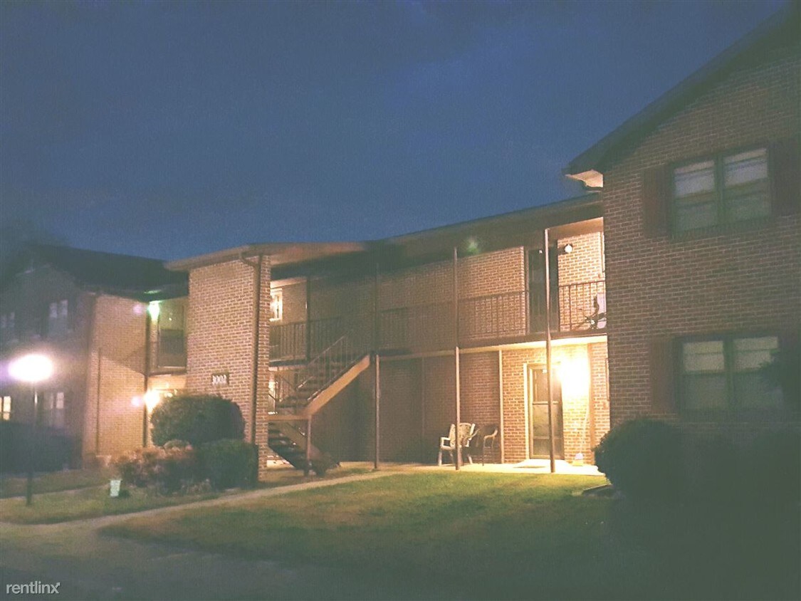 Primary Photo - 3010 Golden Way