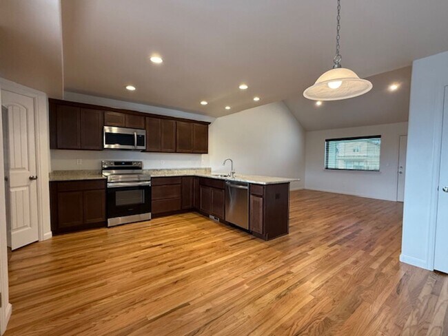 Foto del edificio - Fully Upgraded Executive Home For Lease