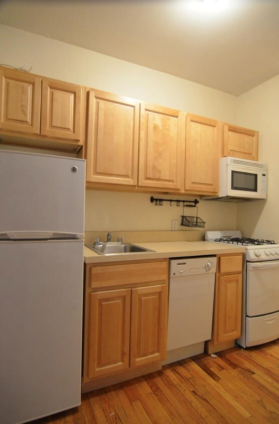 Primary Photo - 814 10th Ave