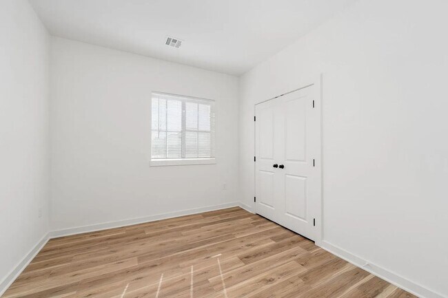 Building Photo - 2333 S Spg Hl Ct