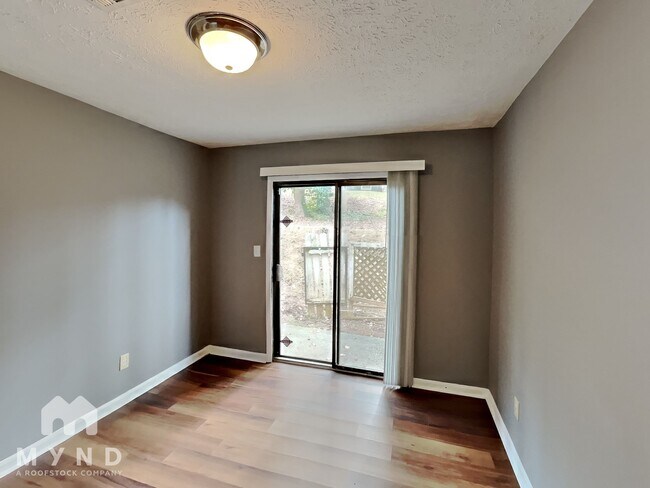 Foto del edificio - 2340 Beaver Ruin Rd