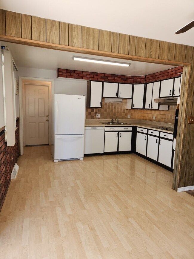 Building Photo - Nice Ranch Style home in Highly desired SW...