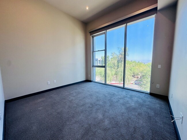 VAN 1105 Bedroom - Vantage