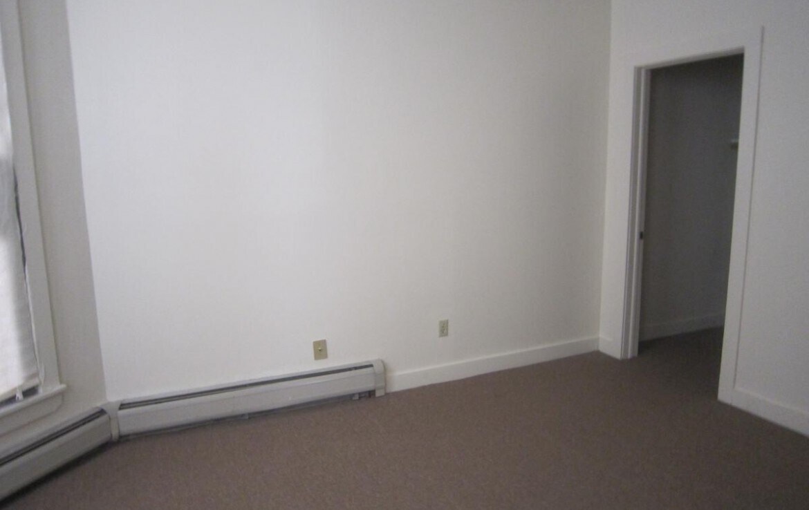 Primary Photo - 435 Orchard St
