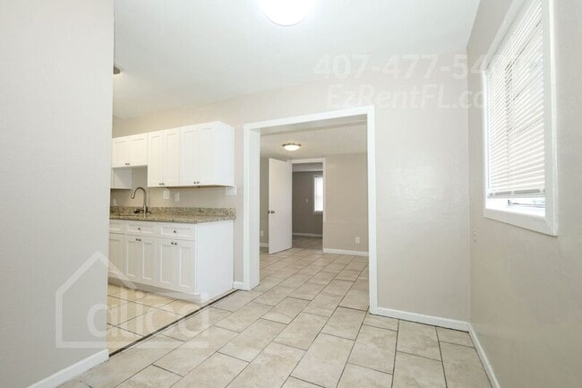 Building Photo - 5604 Cortez Dr