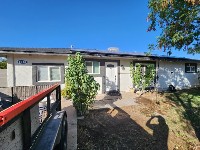 Photo - 3518 W Lynwood St House