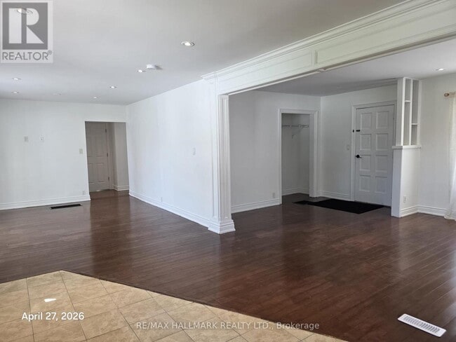 Building Photo - 429 16th Ave
