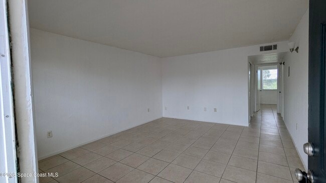 Building Photo - 2170 Knox McRae Dr