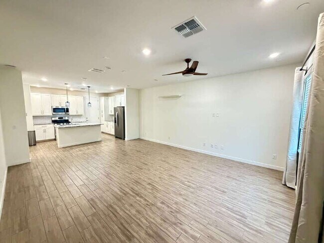 Foto del edificio - 4077 S Sabrina Dr