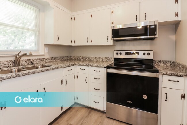 Building Photo - 9303 E 82nd Terrace