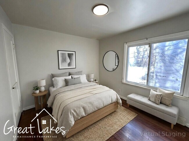 Foto del edificio - Charming 2 Bedroom 1 Bathroom now available for rent