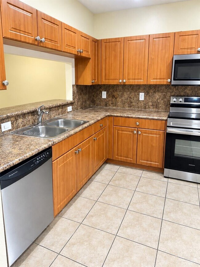 Foto del edificio - 8224 SW 29th St