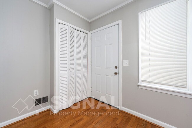 Foto del edificio - 425 Forsythe St