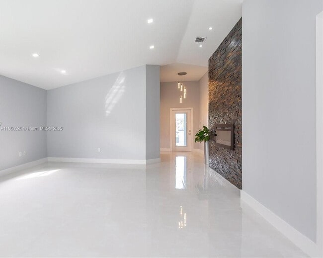 Foto del edificio - 14003 SW 147th Ct