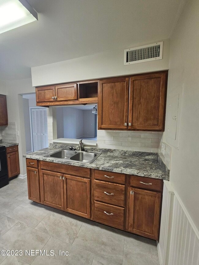 Building Photo - 600 Domenico Cir