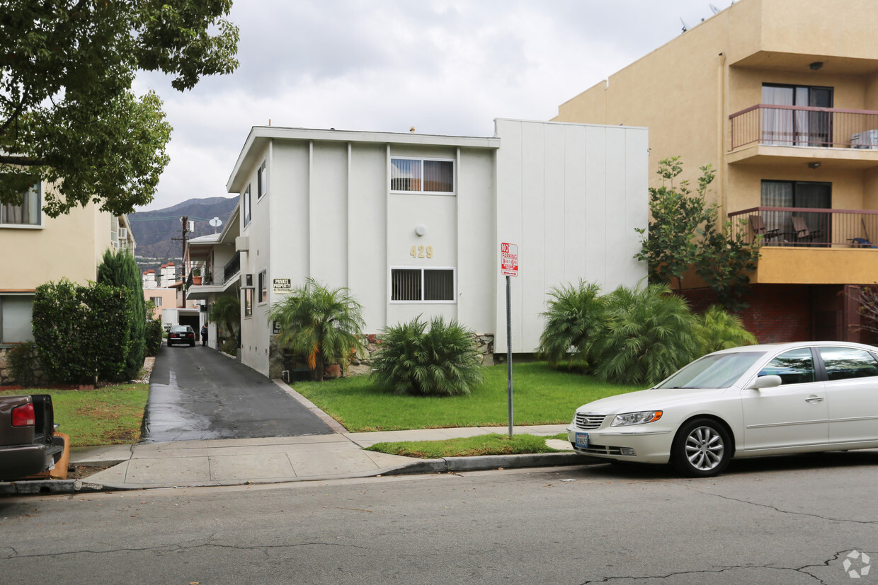 Building Photo - 429 W Glenoaks Blvd