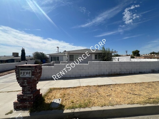 Building Photo - 1200 Kelly Dr
