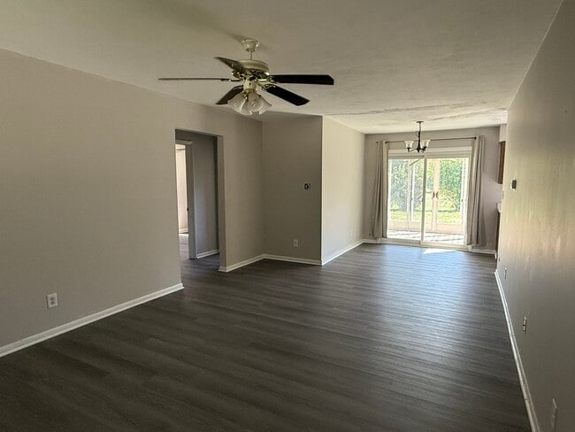 Foto del edificio - 1744 Desoto Ln