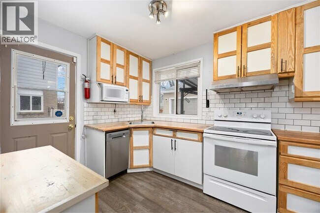 Photo du bâtiment - 111 Bedford Crescent