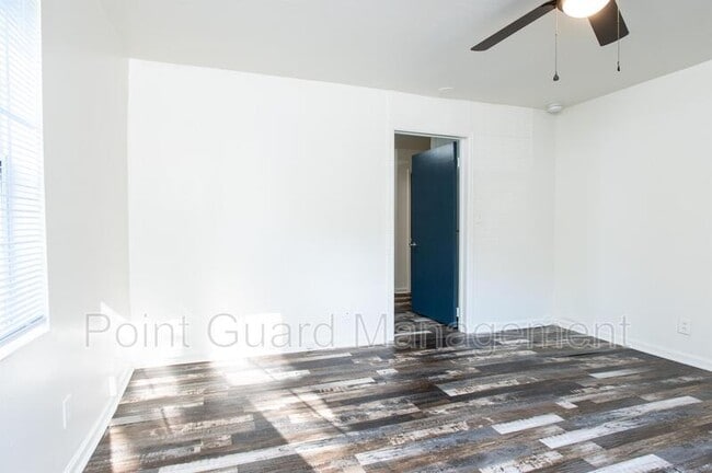 Building Photo - 848-850 S Crestway St