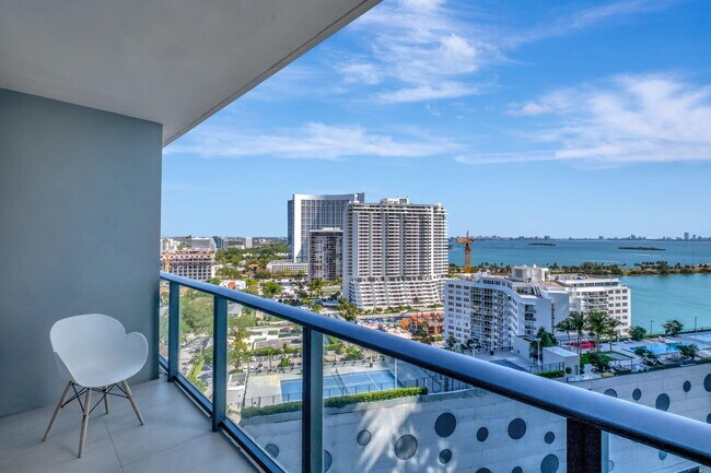 Foto del edificio - 501 NE 31st St