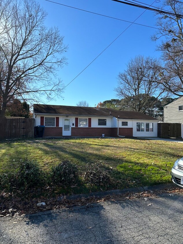 Primary Photo - Malibu-4 Bedroom 2 Bath Single Family home