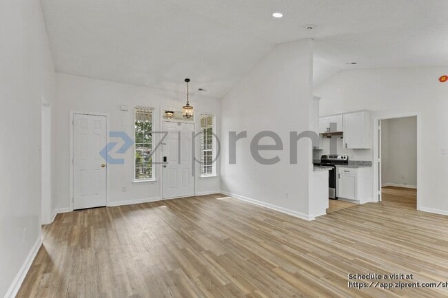 Foto del edificio - 4711 Avalon Forest Ln