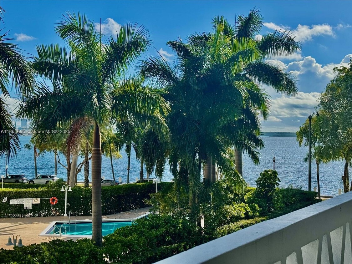 Primary Photo - 1430 Brickell Bay Dr